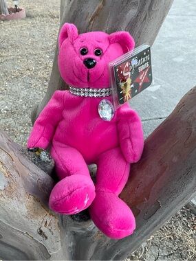 (NWT)   Marilyn Monroe “Collecticritters” Plush Bear.  Rhinestone Necklace.